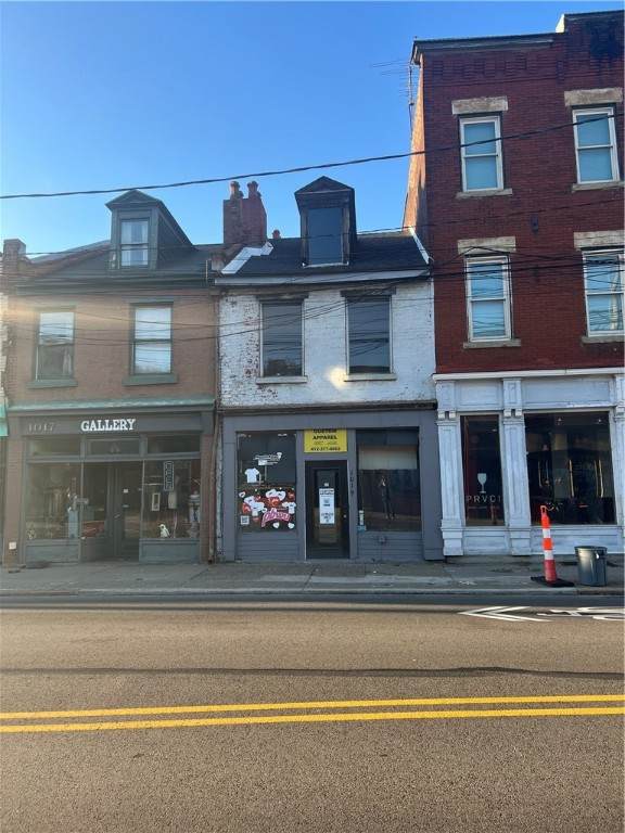 1019 Carson St - Photo 1