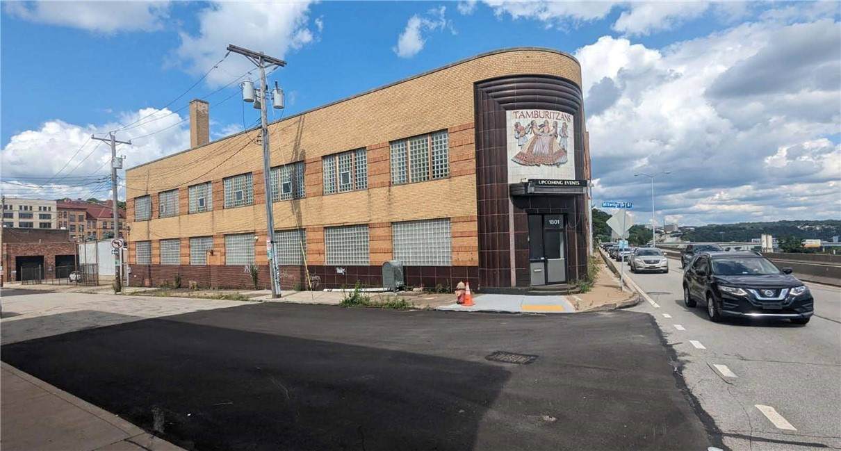 1801 Boulevard Of The Allies - Photo 1