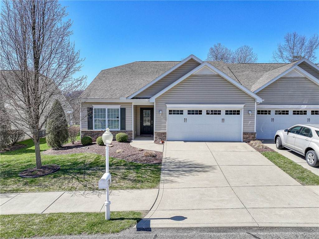 425 Chestnut Ln - Photo 1