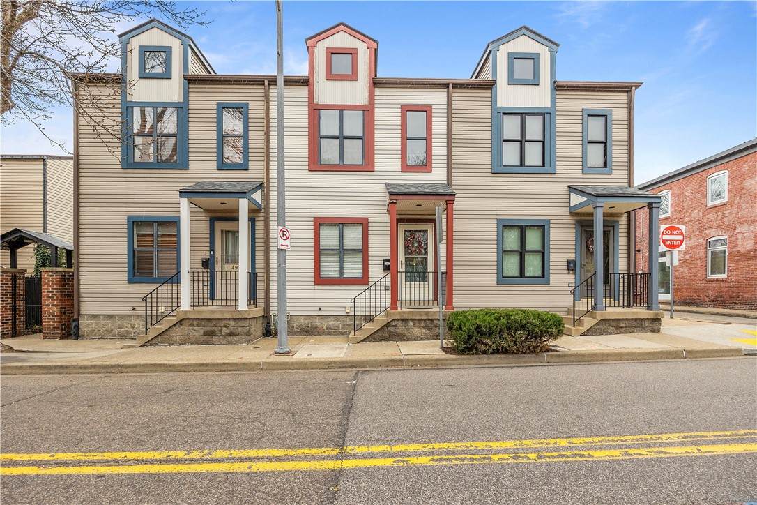 51 17th St - Photo 1