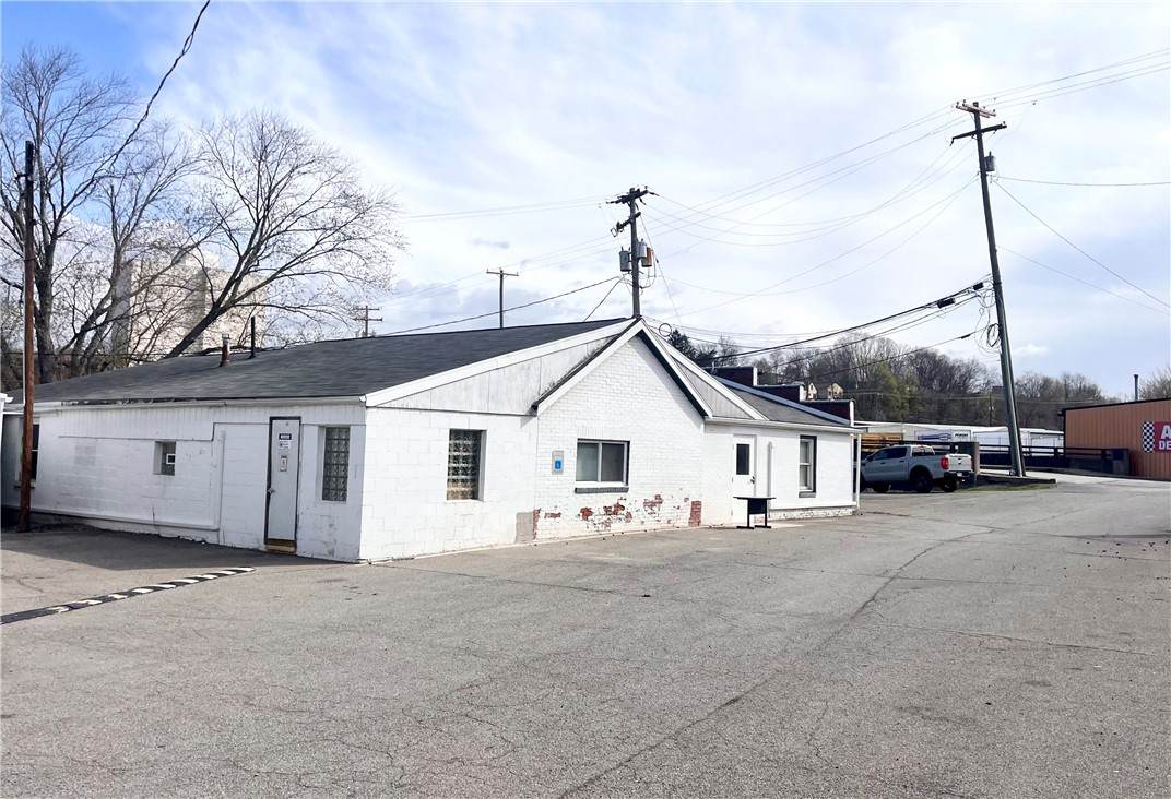 210 Monroe St - Photo 1