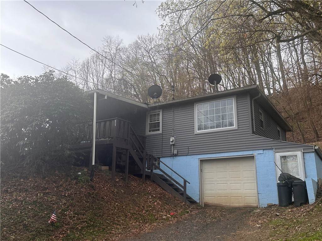 703 Fairview Ave - Photo 1