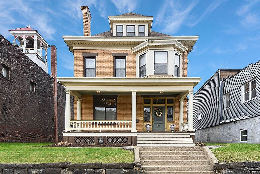 215 Main St - Photo 1