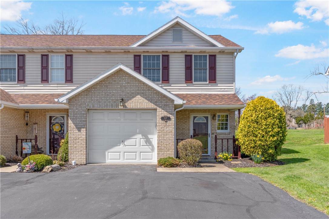 307 Stoneridge Blvd - Photo 1