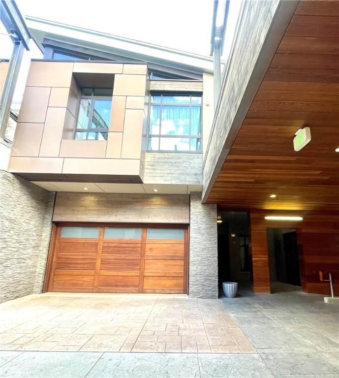 215 25th Street - Photo 1