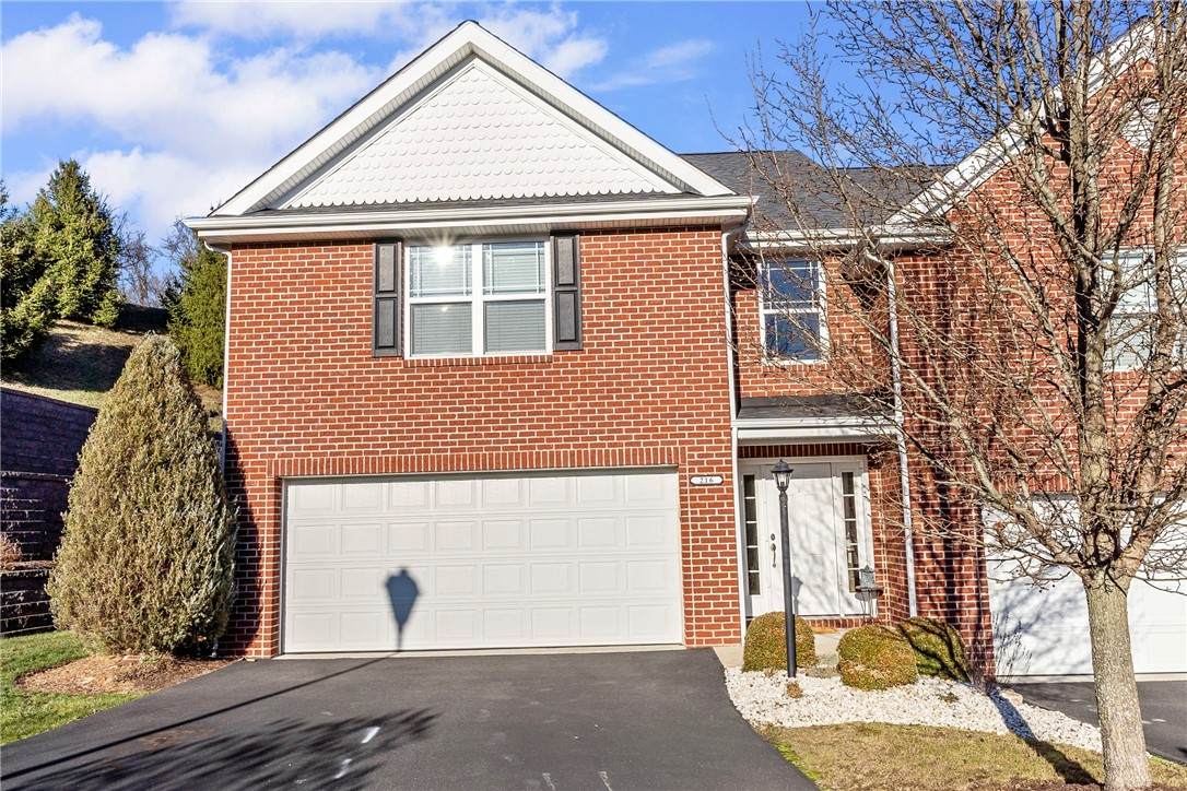 216 Settlers Ct - Photo 1