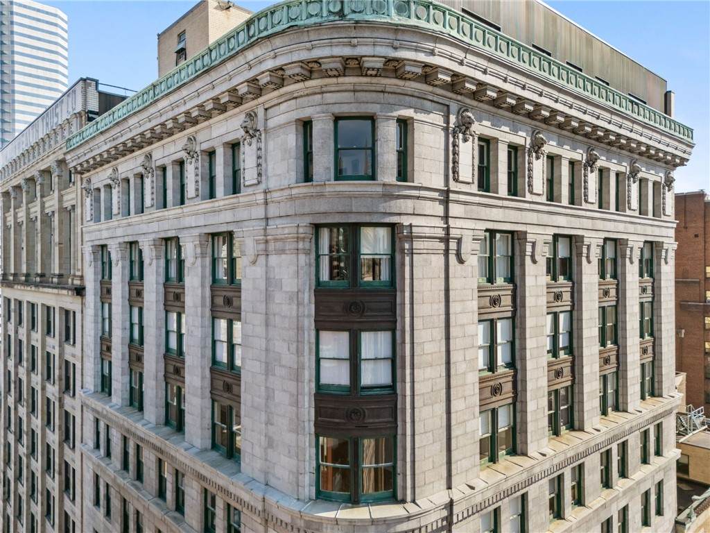 306 4th Ave - Photo 1