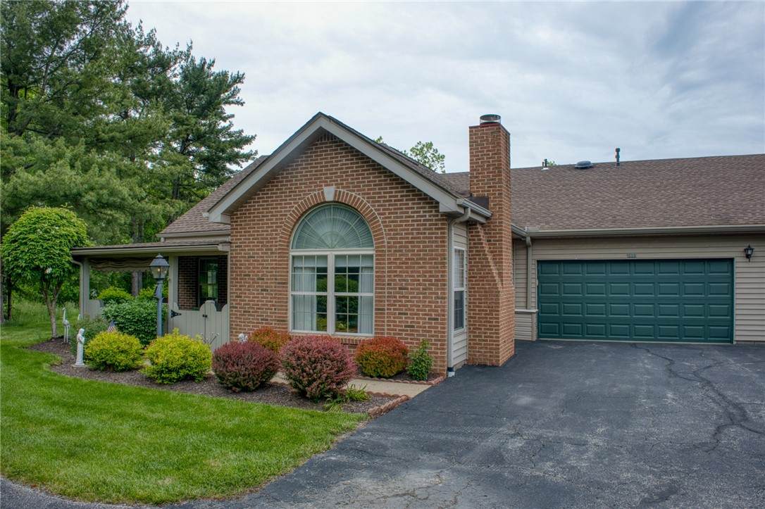 1420 Greenbriar Dr - Photo 1