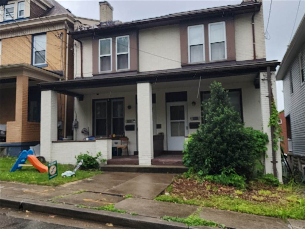 1509 Kelton Ave - Photo 1