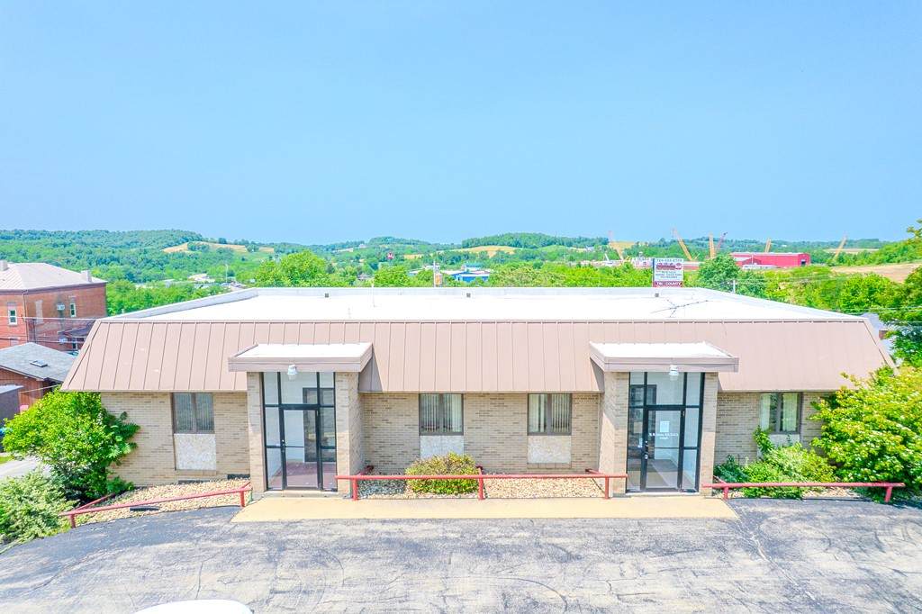 1027 Main St - Photo 1