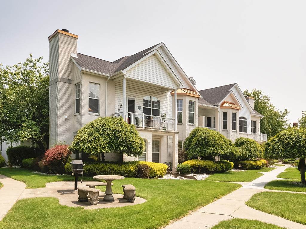 210 Adams Pointe Blvd - Photo 1