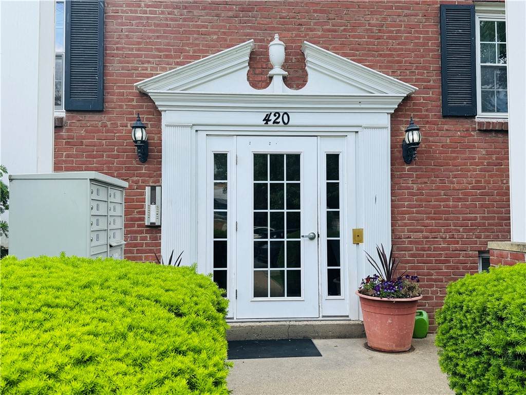 420 Aiken Ave - Photo 1