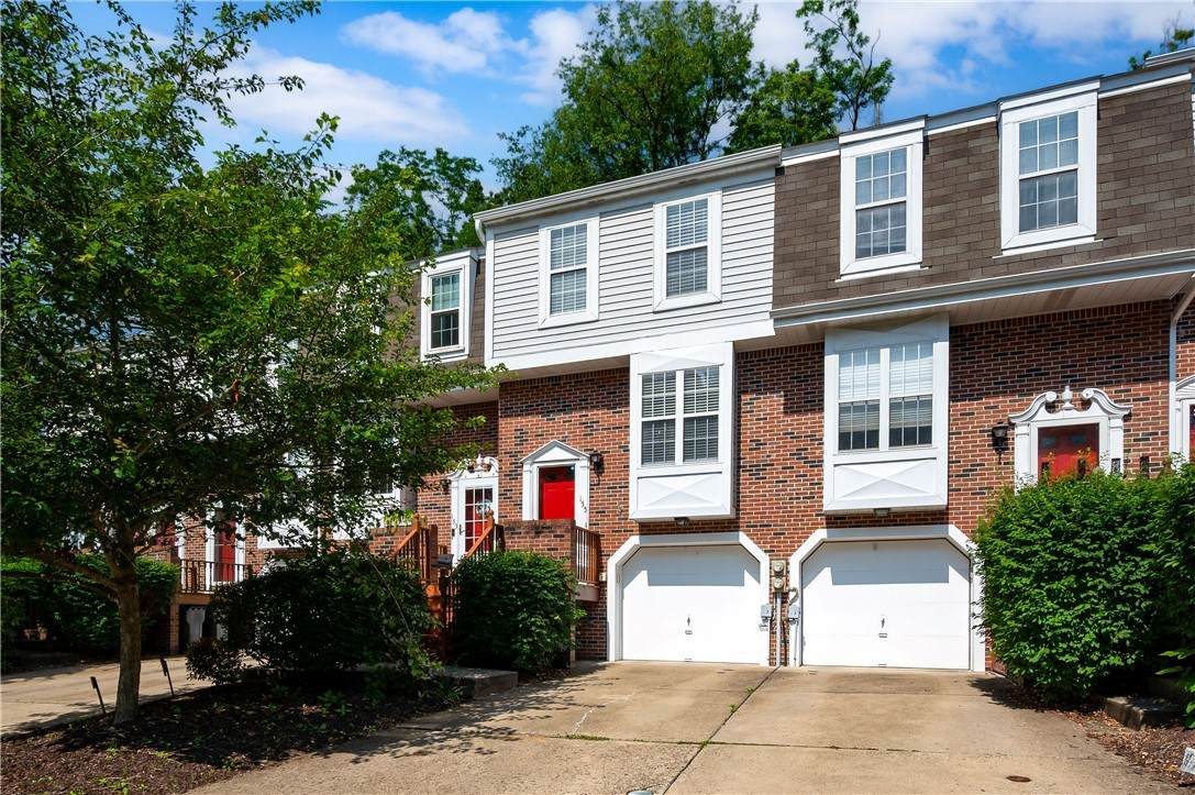 155 Spruce Ct - Photo 1