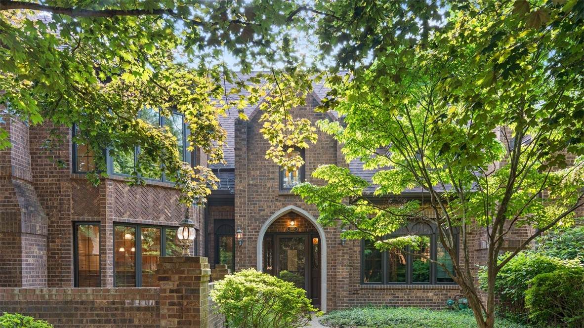 105 Bristol Sq - Photo 1