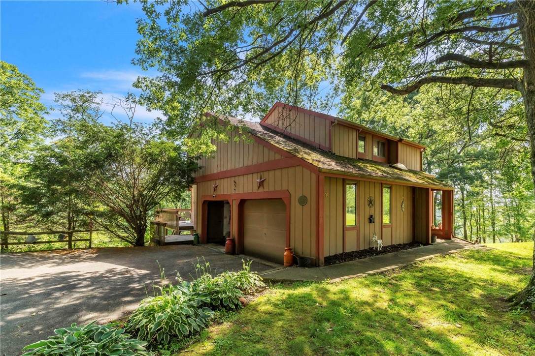 530 Perry Highway - Photo 1