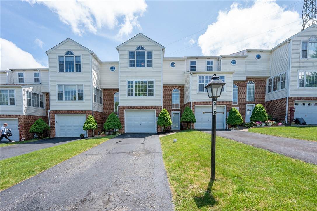 318 Links Ct - Photo 1