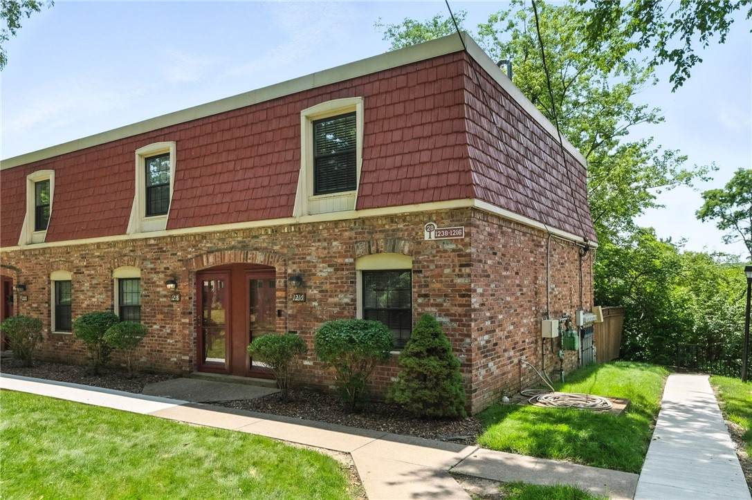 1216 Pennsbury Blvd - Photo 1