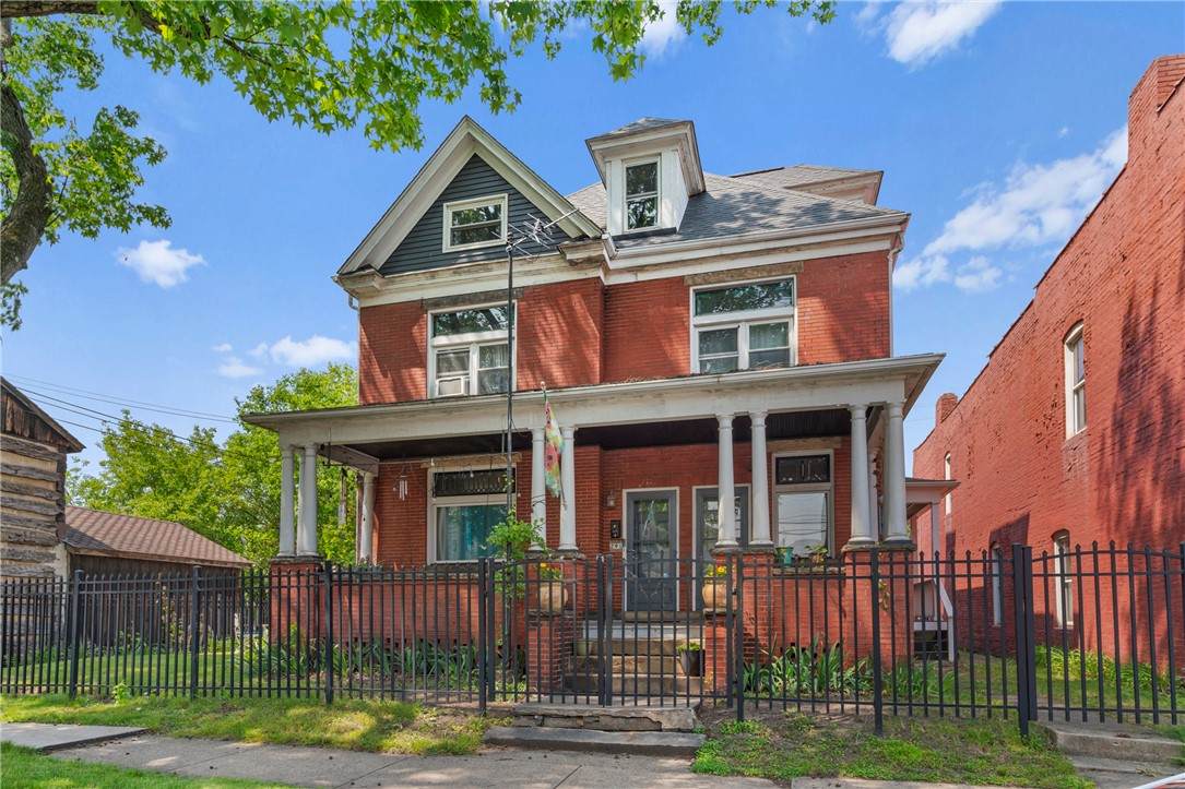 291 13th St - Photo 1