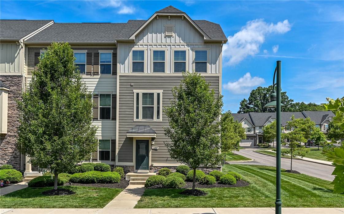 400 Fairmont Dr - Photo 1