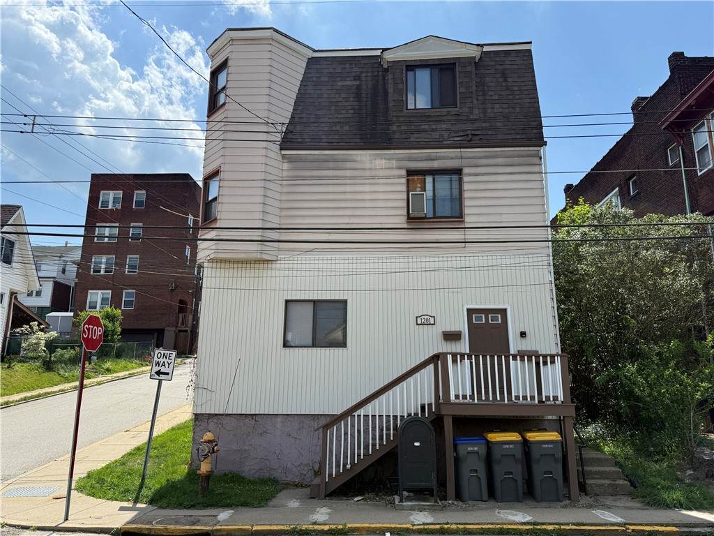 1201 Illinois Ave - Photo 1