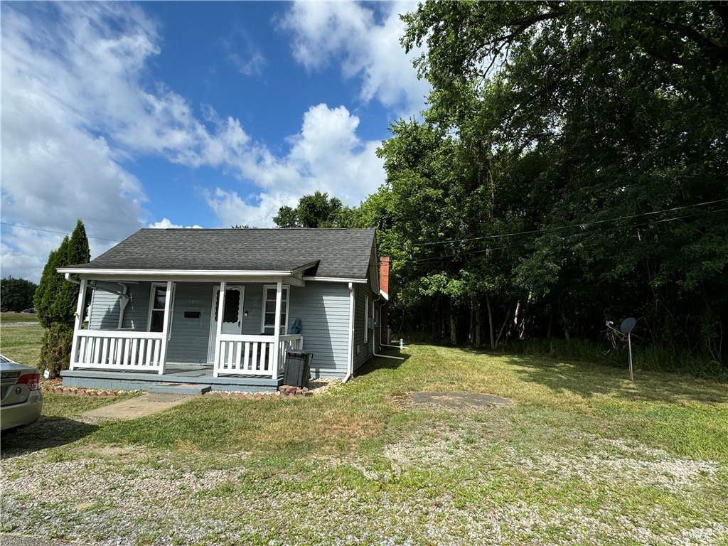 1302 Axton St - Photo 1