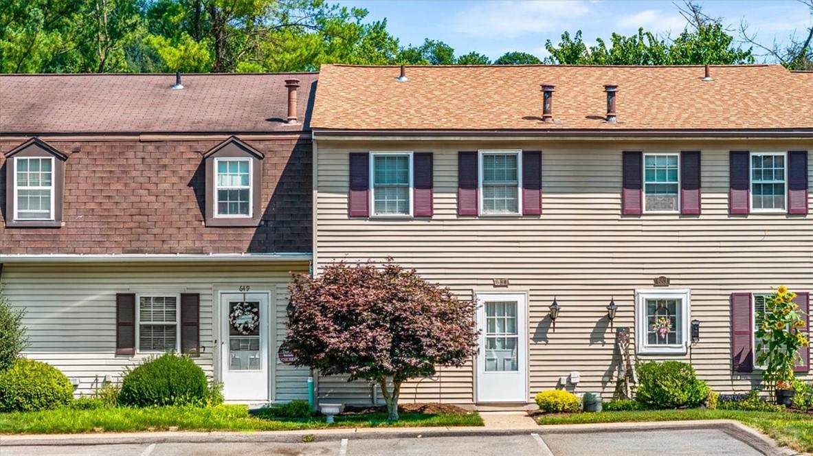 651 Newton Square - Photo 1