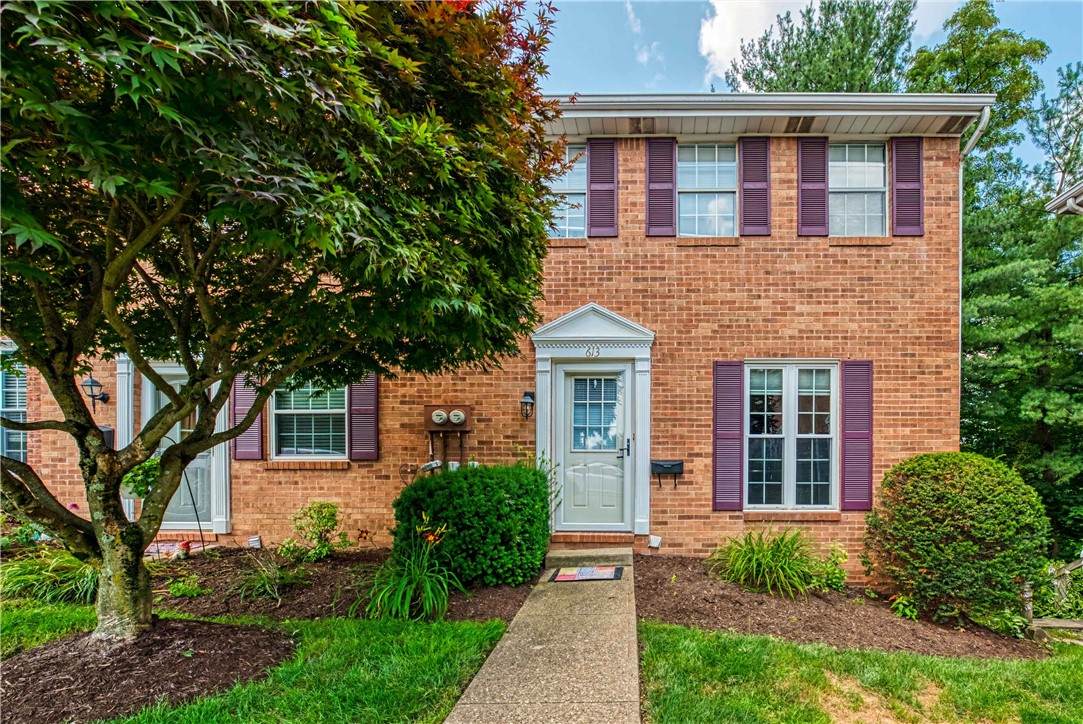 613 Newton Sq - Photo 1