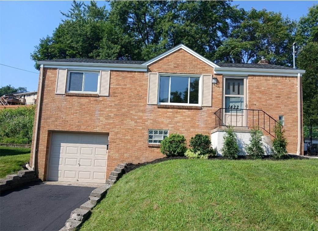 1422 Oak Dr - Photo 1