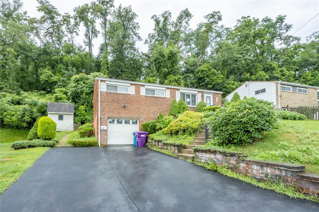 127 Mardi Gras Dr - Photo 1