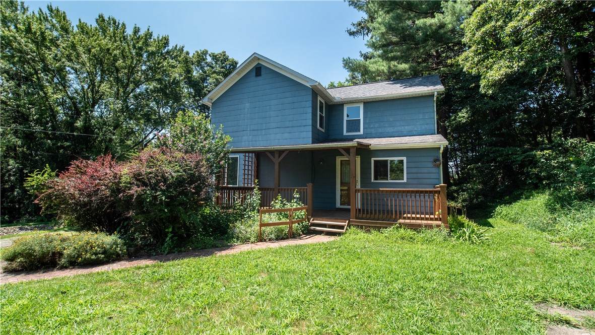 105 Snyder Ln - Photo 1