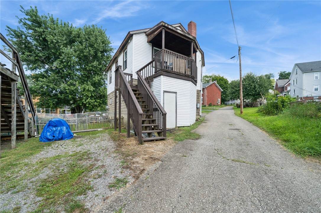 715 1/2 Armstrong - Photo 1