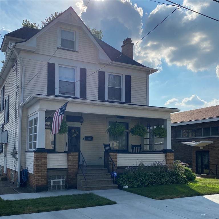 920 4th Ave - Photo 1