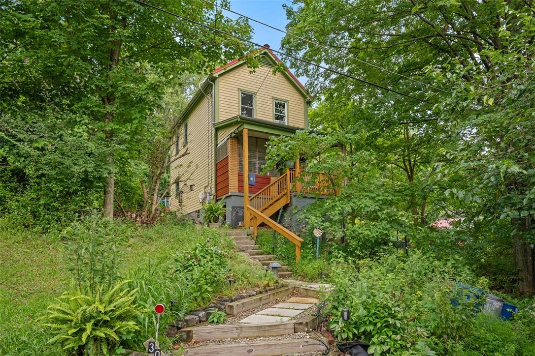 300 Eddington St - Photo 1