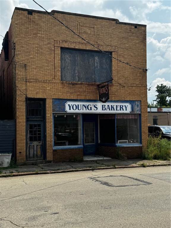 67 Gallatin Ave - Photo 1