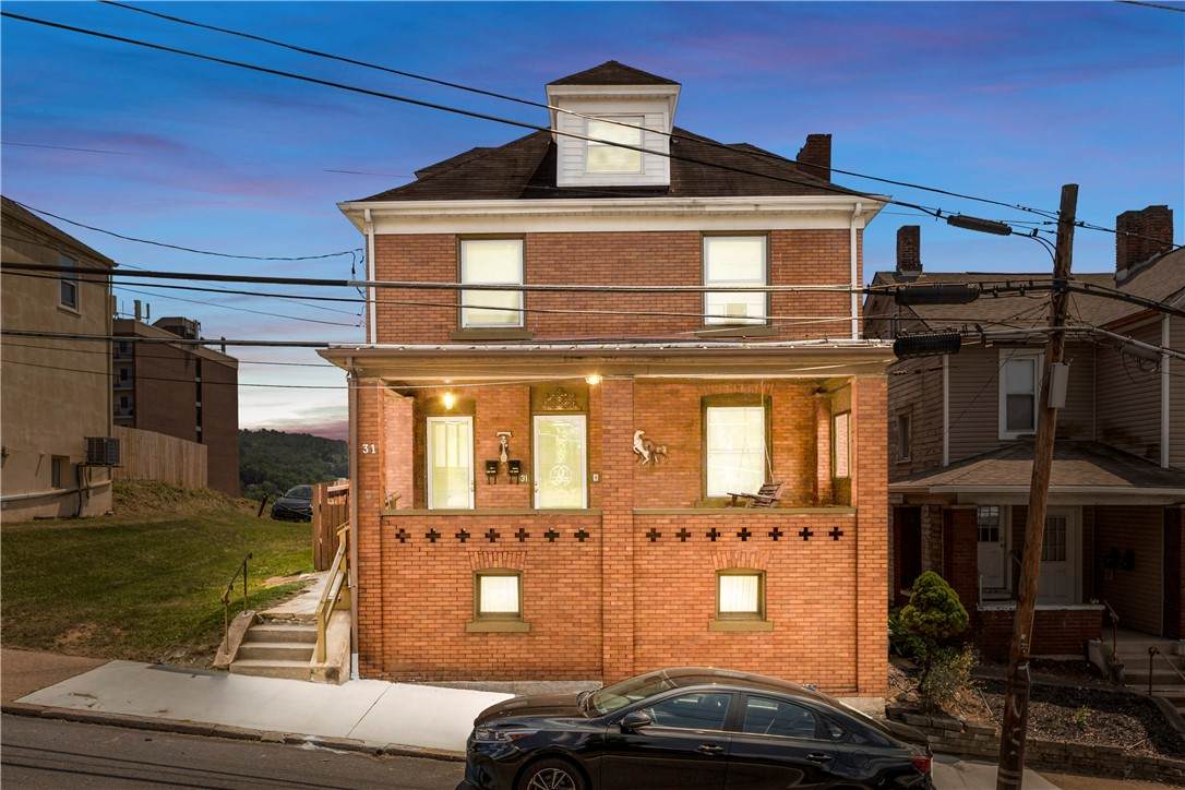 31 College St - Photo 1