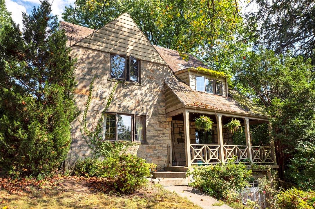 68 Roycroft Ave - Photo 1