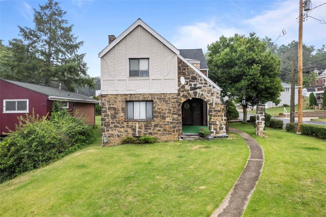 835 Charles St - Photo 1