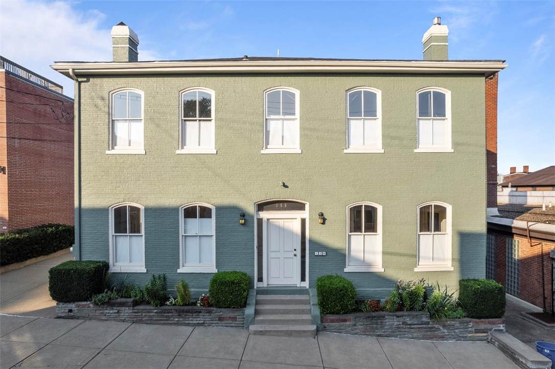 258 42nd St - Photo 1