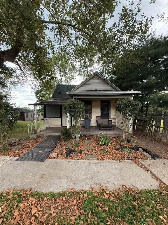 205 Highland Ave - Photo 1