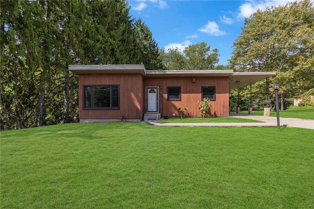 6162 Tuscarawas Rd - Photo 1