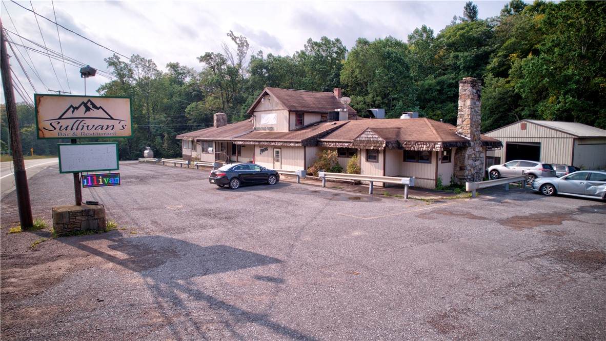 1239 Glades Pike - Photo 1