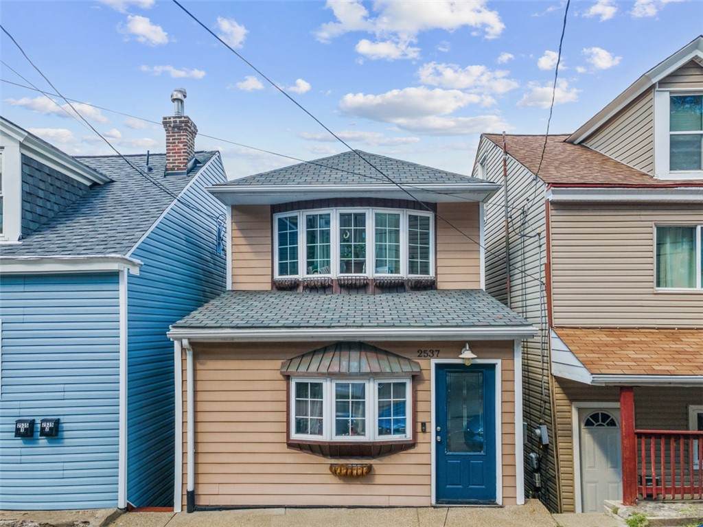 2537 Mission St - Photo 1