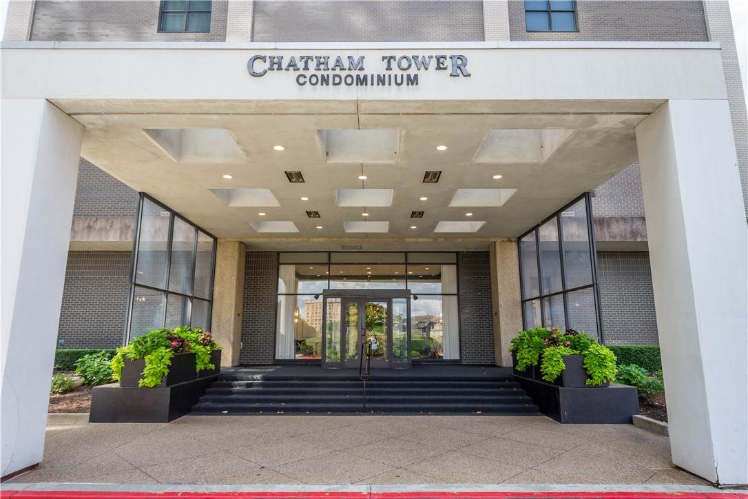 112 Washington Place - Photo 1