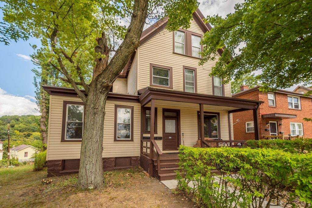 403 California Ave - Photo 1