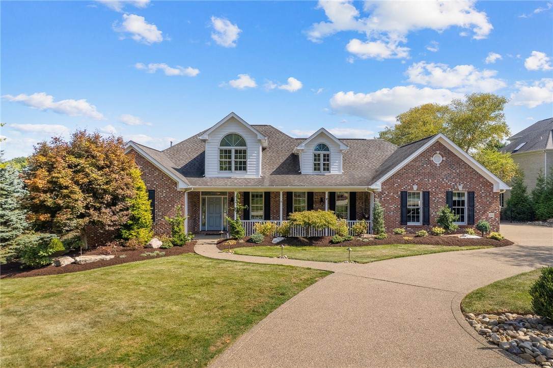 208 Woodridge - Photo 1