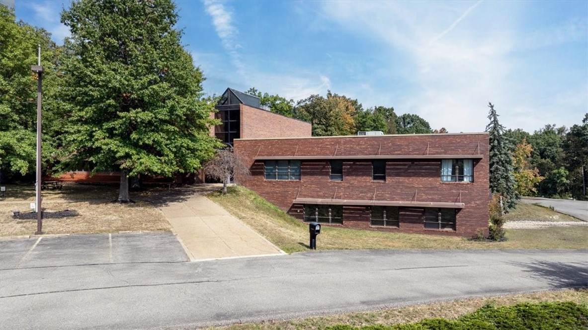 115 Technology Drive - Photo 1