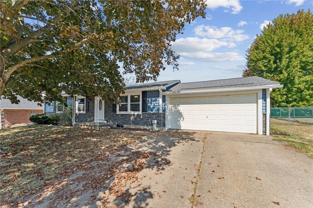 611 Alexander Ave - Photo 1