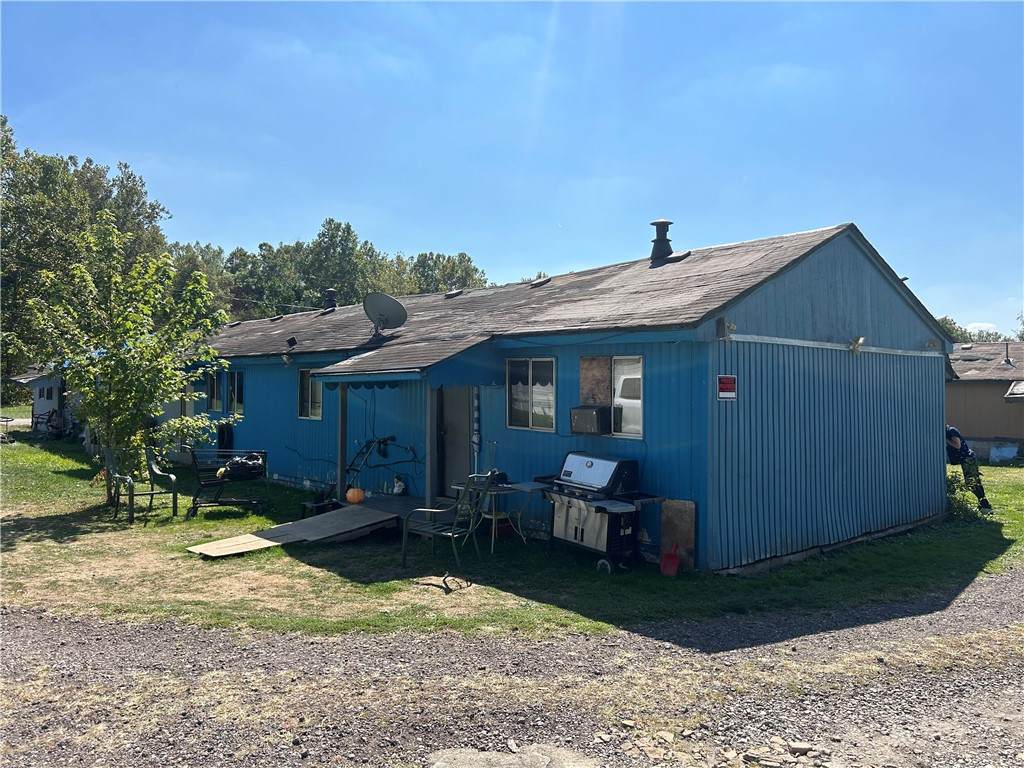 48,49,50 Lyons Ave - Photo 1