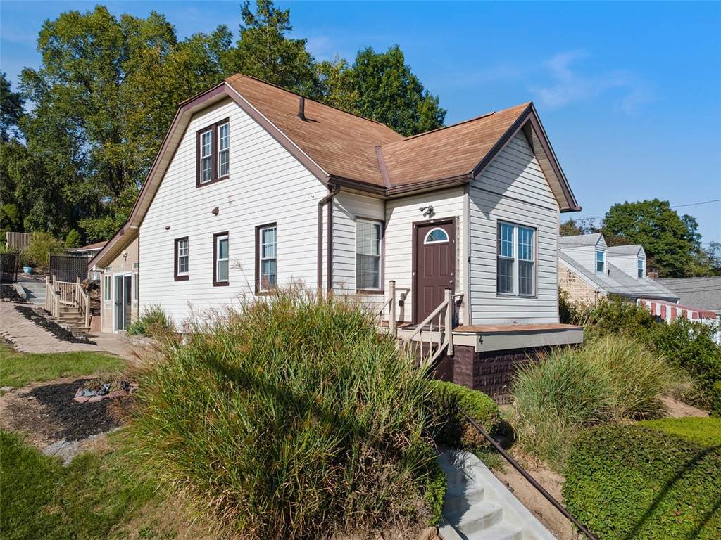 4 Pioneer Ave - Photo 1