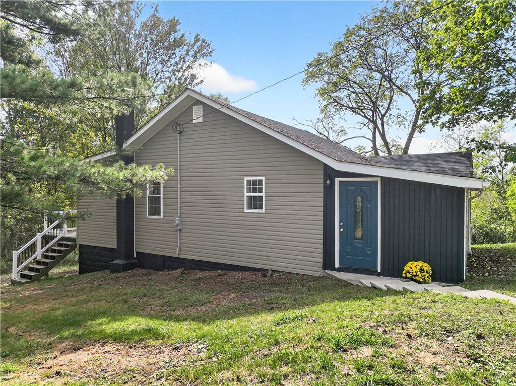 235 Little Summit Rd - Photo 1